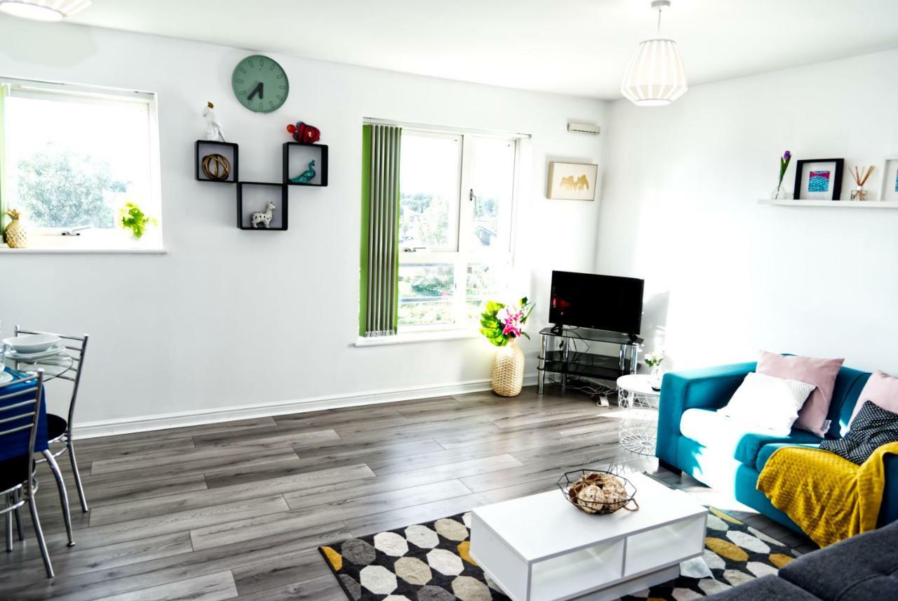 The Pent House - Lushio Apartments Northampton Bagian luar foto