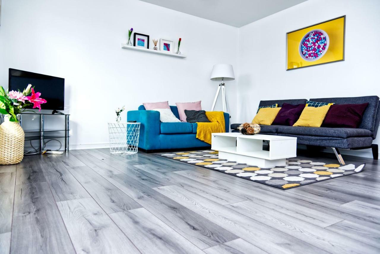 The Pent House - Lushio Apartments Northampton Bagian luar foto