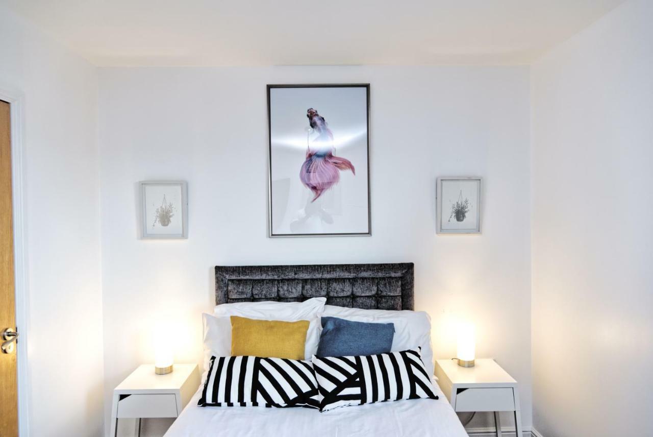 The Pent House - Lushio Apartments Northampton Bagian luar foto