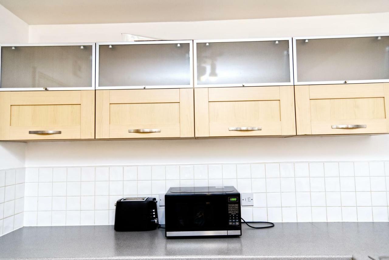 The Pent House - Lushio Apartments Northampton Bagian luar foto