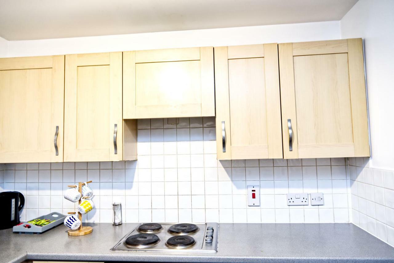 The Pent House - Lushio Apartments Northampton Bagian luar foto