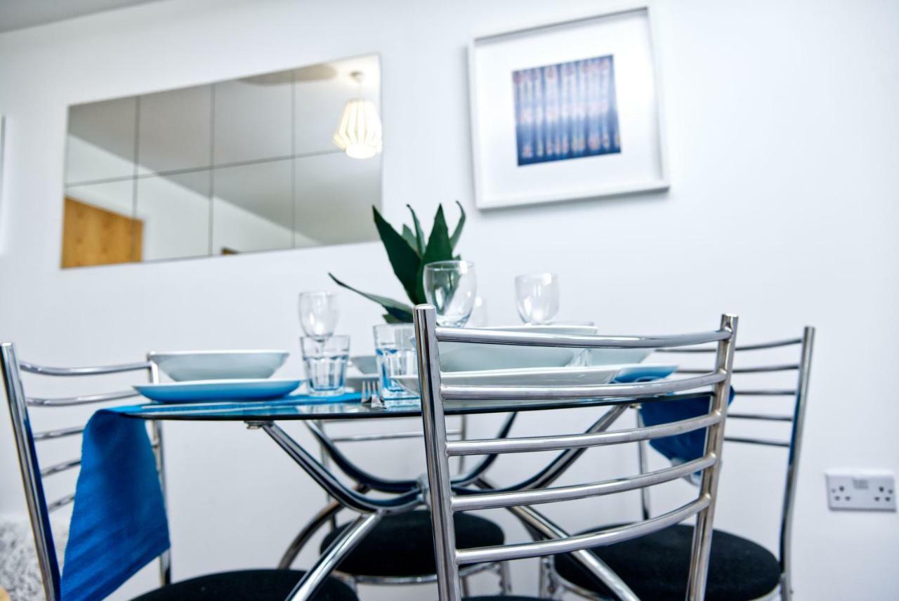 The Pent House - Lushio Apartments Northampton Bagian luar foto