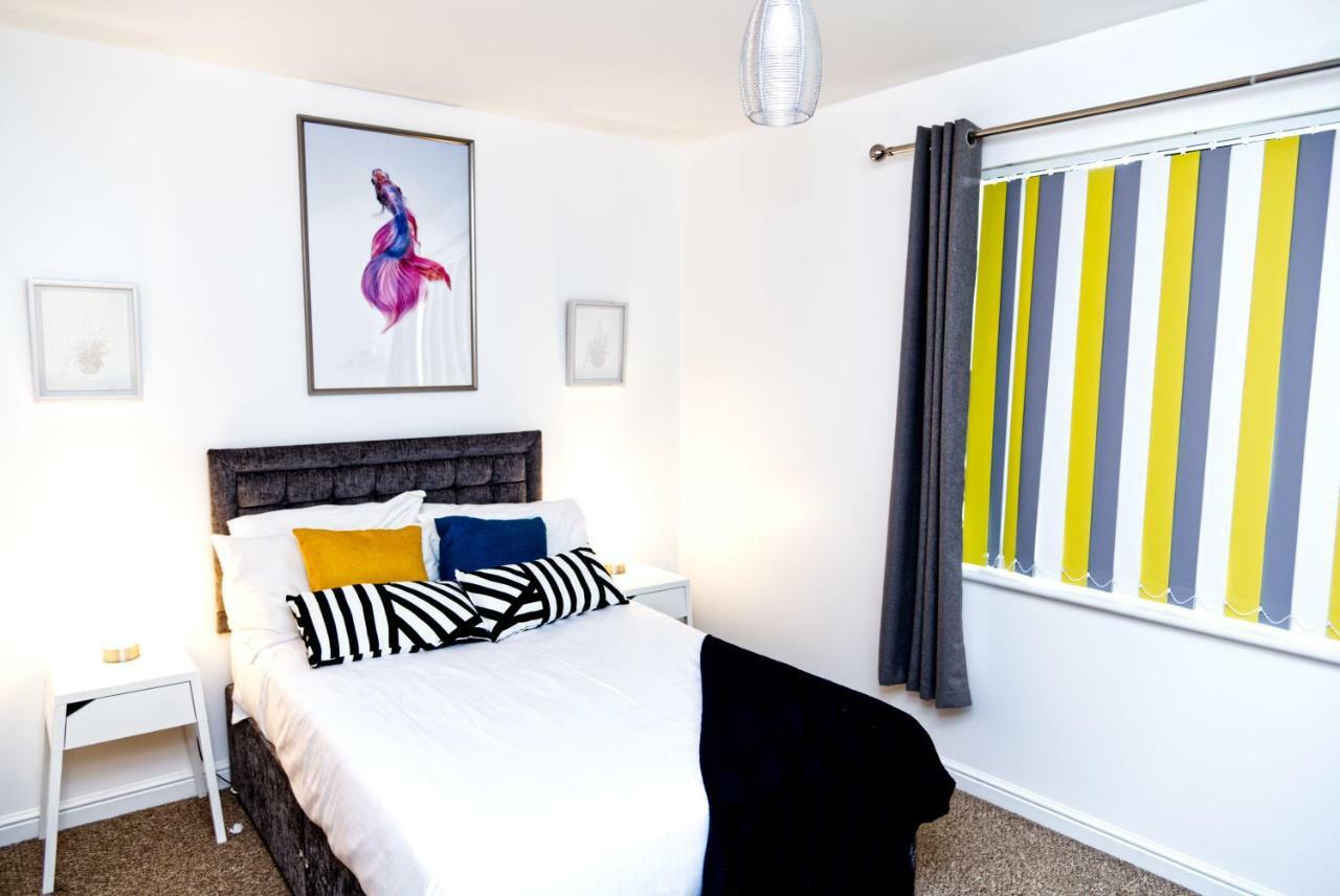 The Pent House - Lushio Apartments Northampton Bagian luar foto