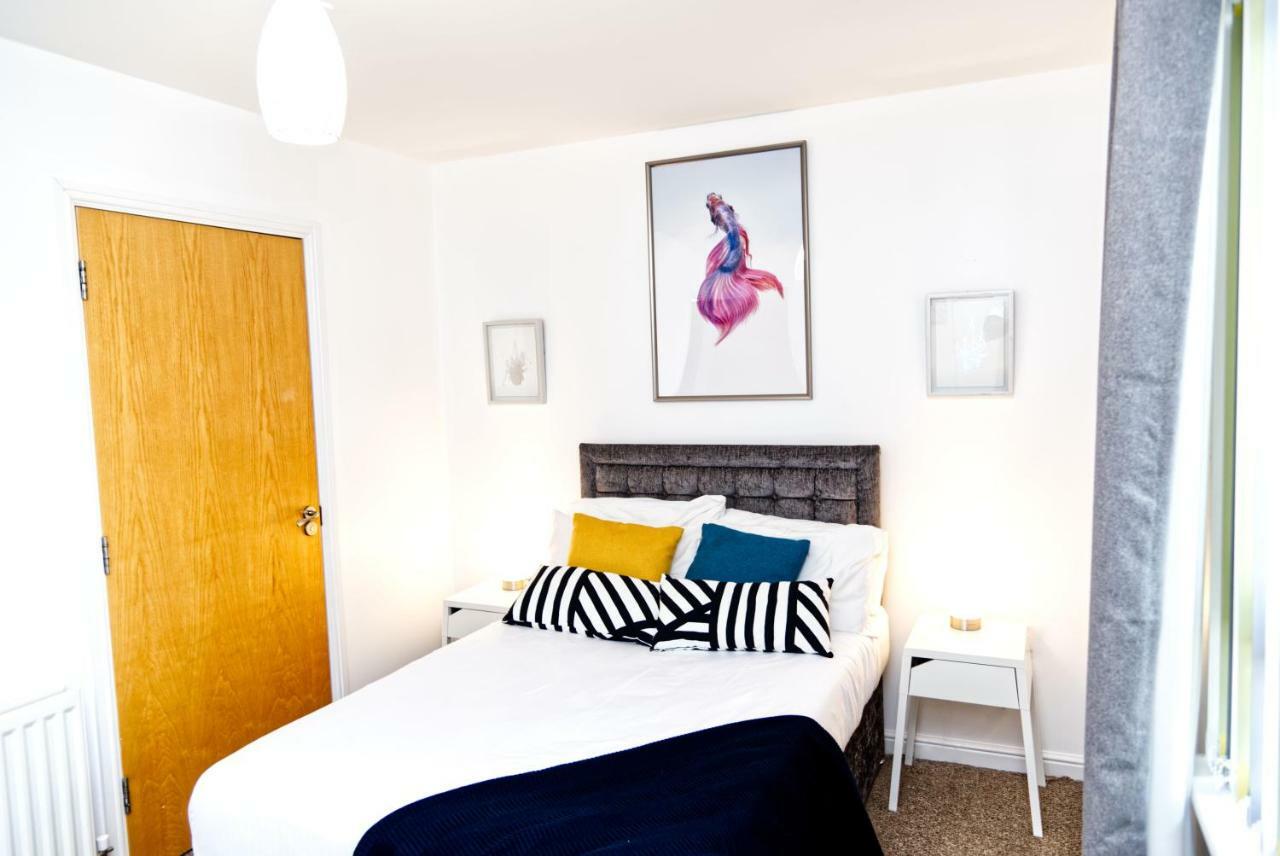 The Pent House - Lushio Apartments Northampton Bagian luar foto