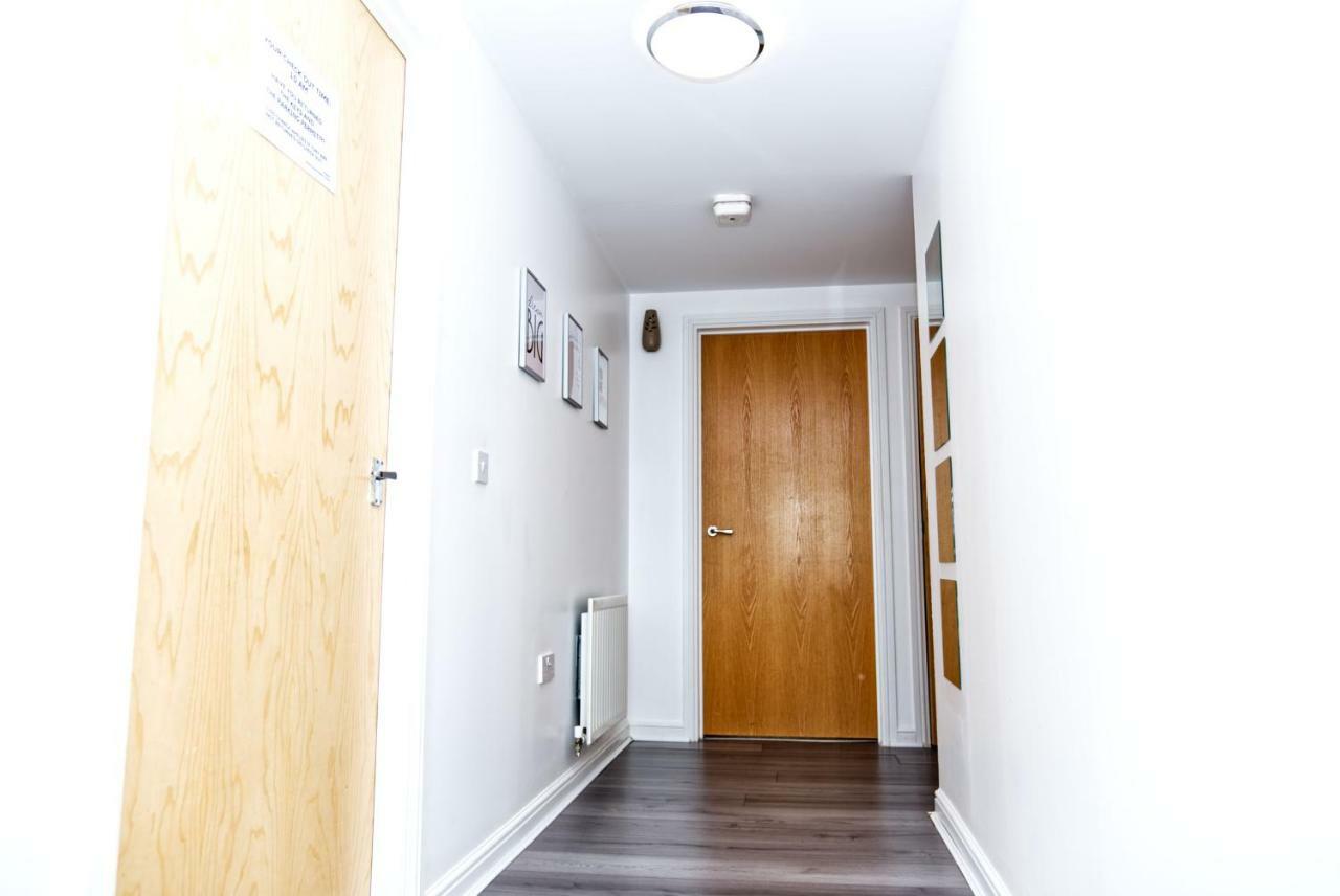 The Pent House - Lushio Apartments Northampton Bagian luar foto